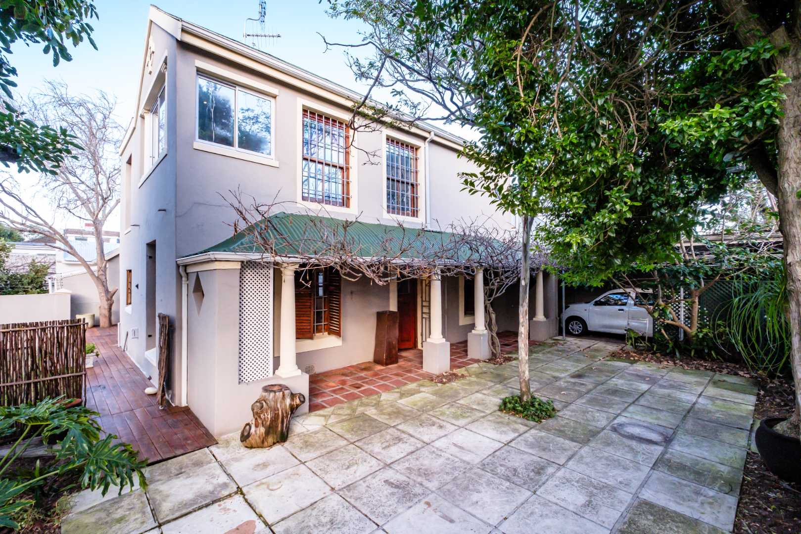 Rondebosch East Property Property and Houses for Sale in Rondebosch East.